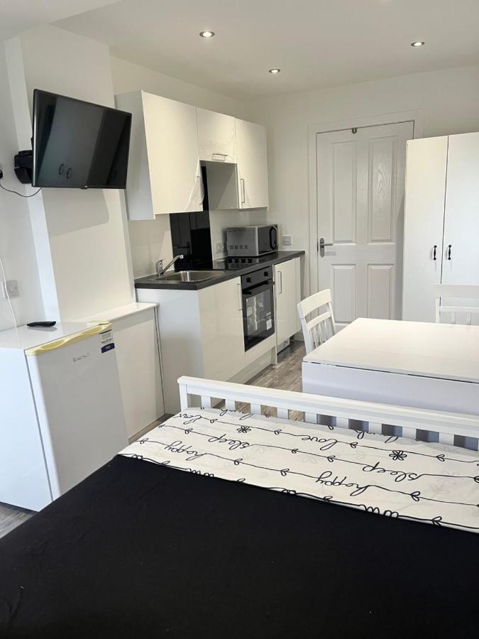 Modern Comfy One Bed Apartment - Free Parking Glasgow Luaran gambar