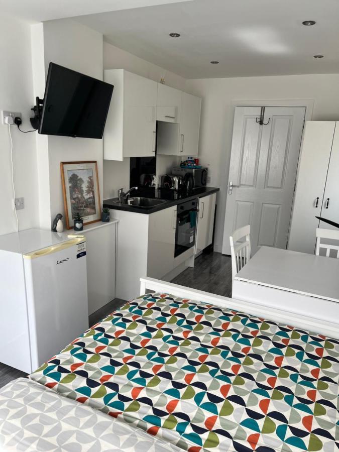 Modern Comfy One Bed Apartment - Free Parking Glasgow Luaran gambar