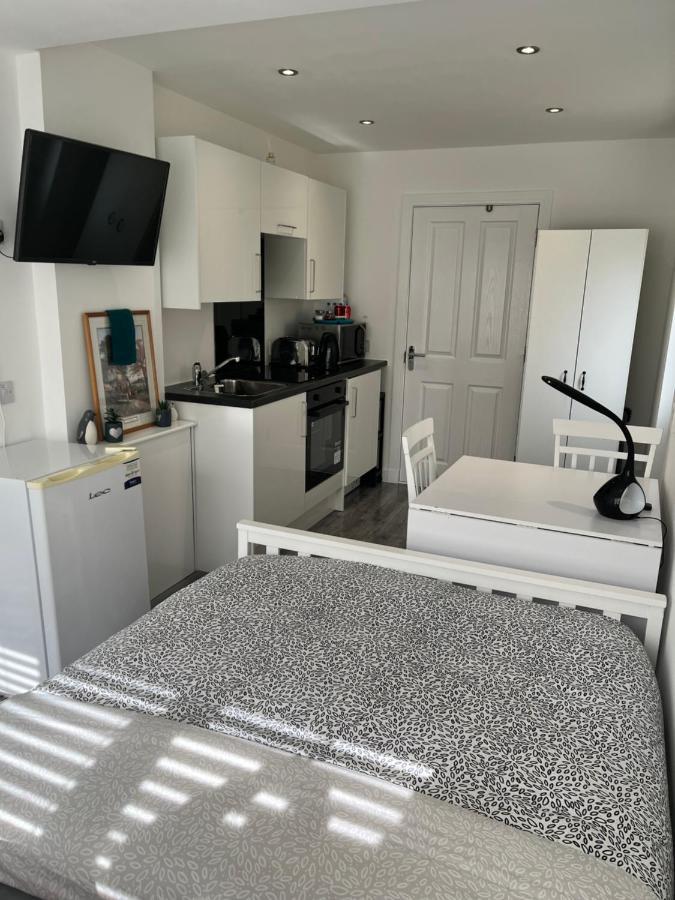 Modern Comfy One Bed Apartment - Free Parking Glasgow Luaran gambar